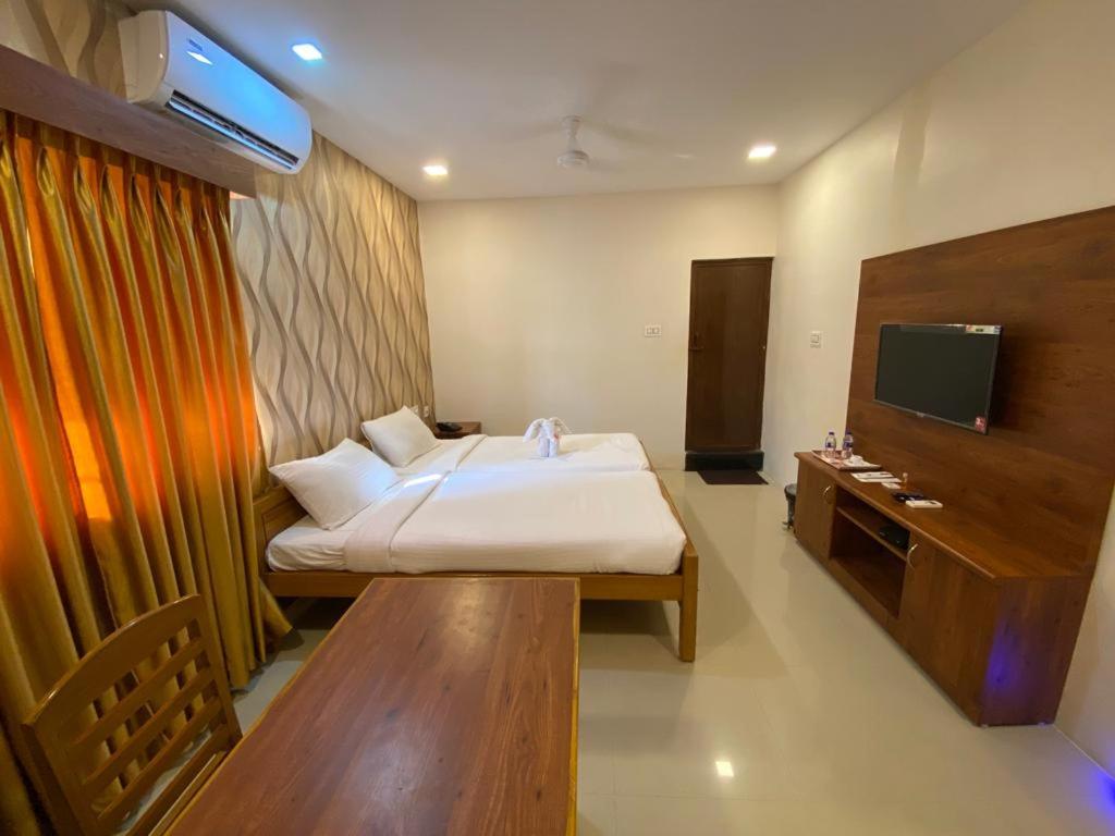 HOTEL BK SAN - Housity