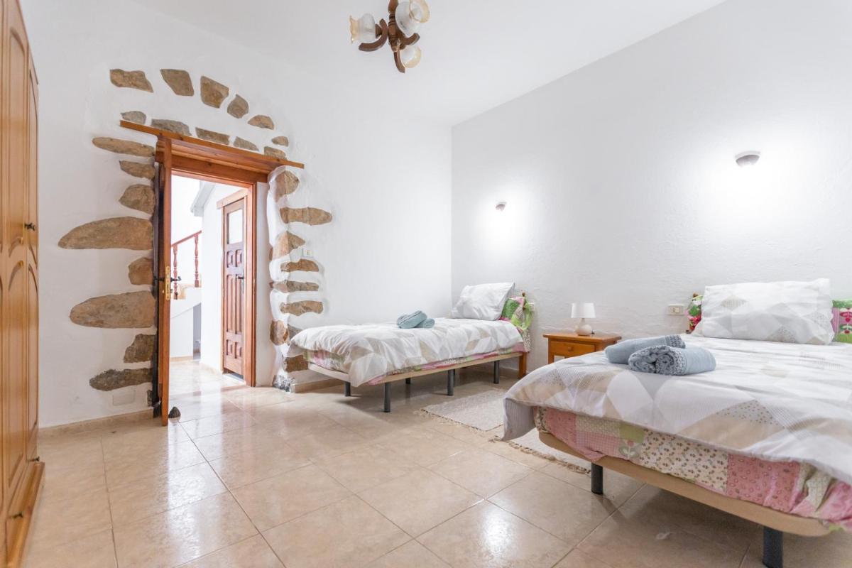 Epifanio Rural 3BR House - Views & Terrace - Housity