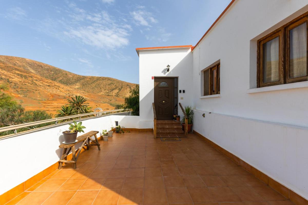 Epifanio Rural 3BR House - Views & Terrace - Housity