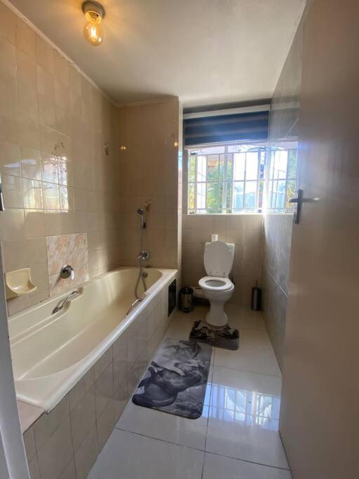 Stylish 4-bedroom townhouse with a classic loft - Housity