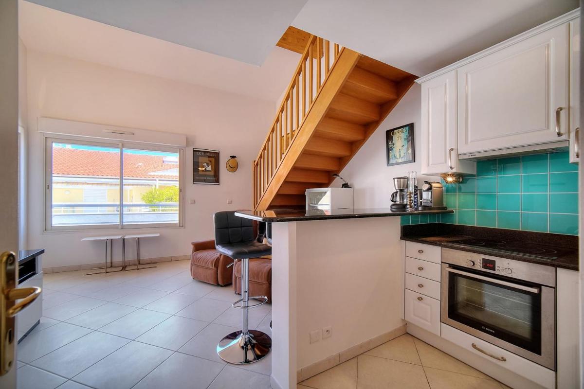 REF 1766 - Cannes Center - Apartment for rent - Housity
