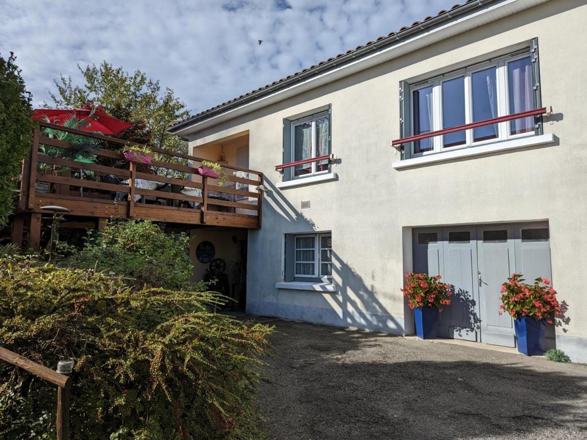 Appartement cosy avec terrasse et jardin privatif, à 5 min du centre-ville de Barbezieux. - FR-1-653-196 - Housity