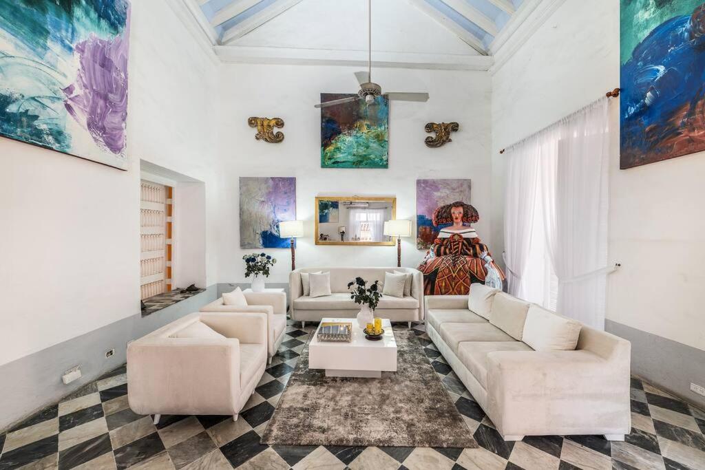 Amazing Colonial Mansion Old City Cartagena - Housity