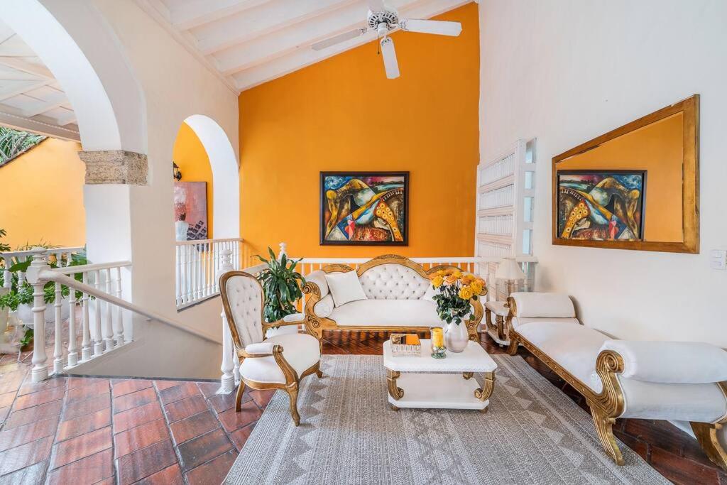 Amazing Colonial Mansion Old City Cartagena - Housity