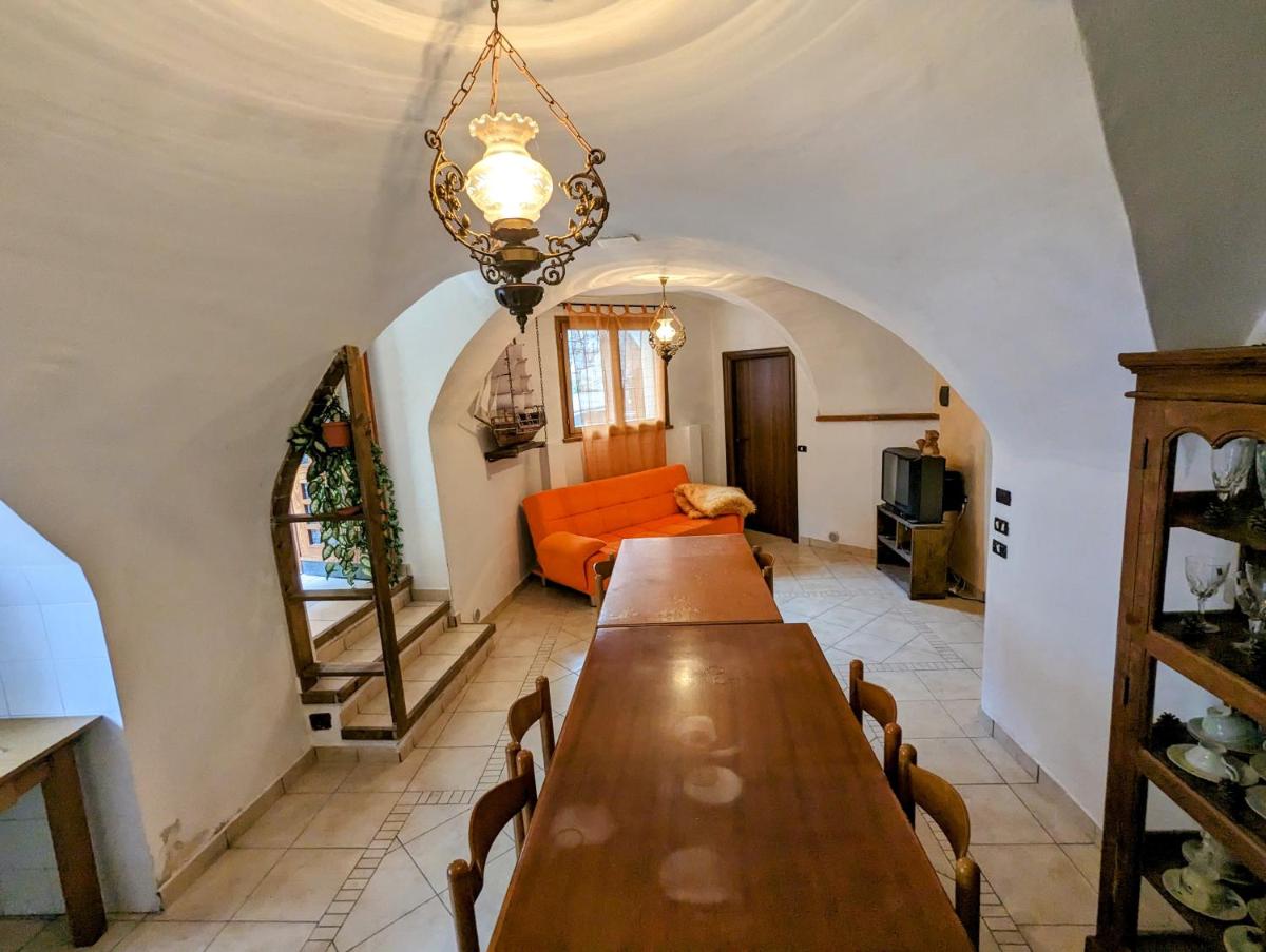 Antica bottega ristrutturata alle pendici del Brenta - Housity