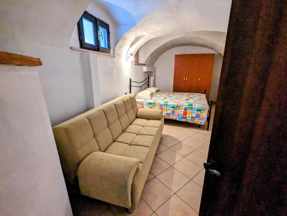Antica bottega ristrutturata alle pendici del Brenta - Housity