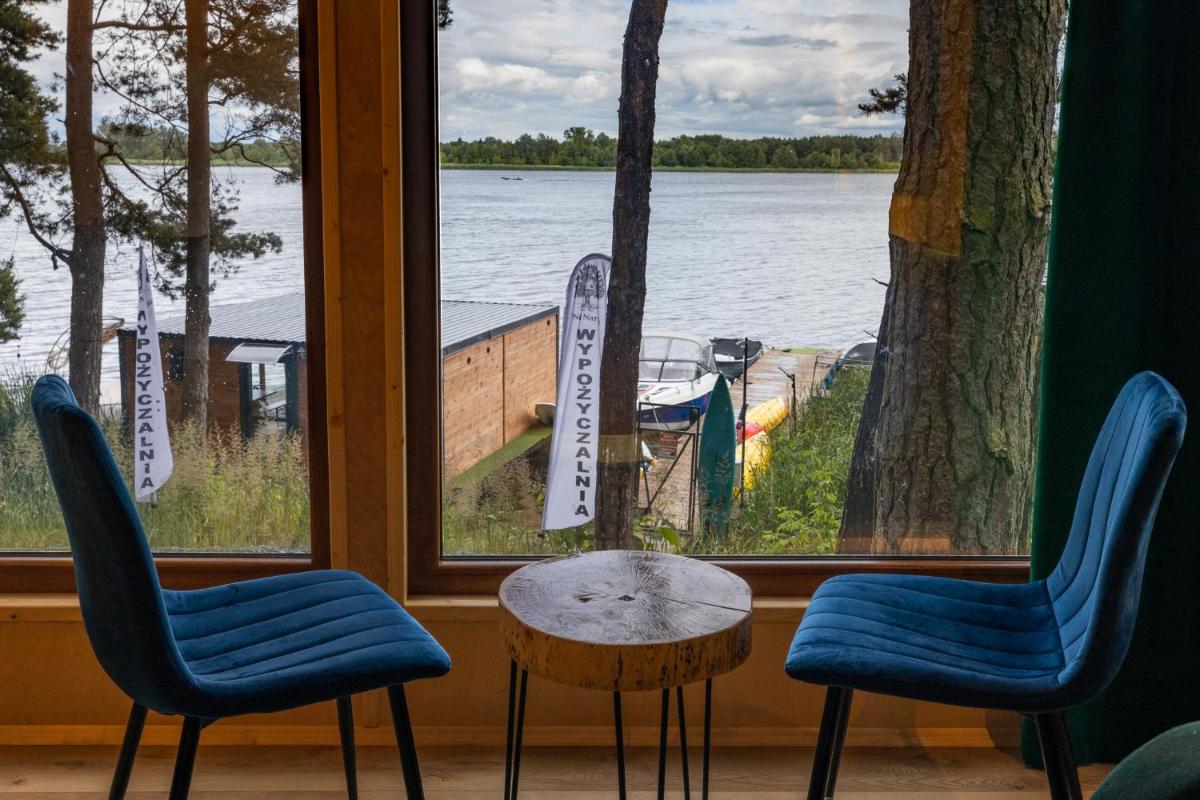 Nad Narvią - dom na drzewie - Housity