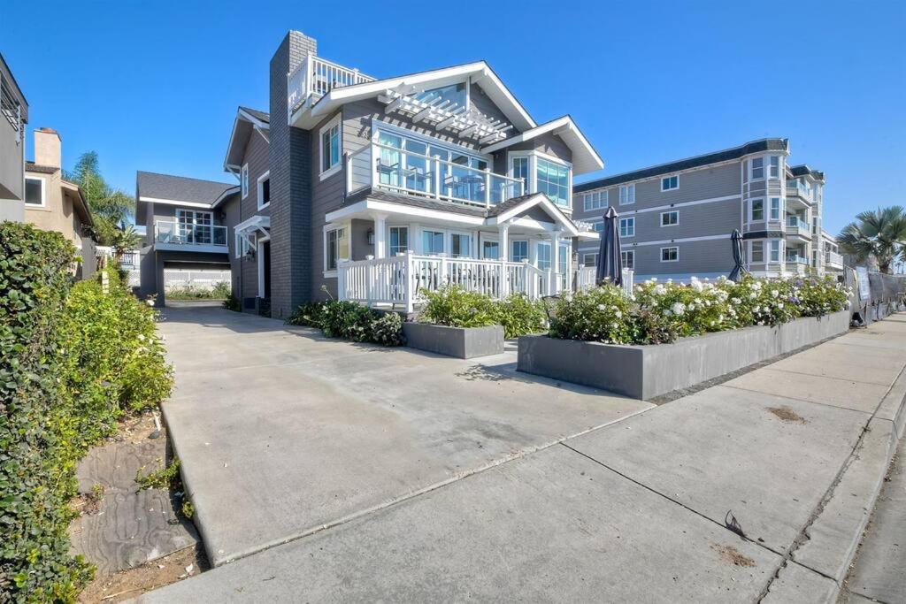 Luxury Ocean Views & Steps To The Sand - Tower 36 Lower Condo Unit - Housity