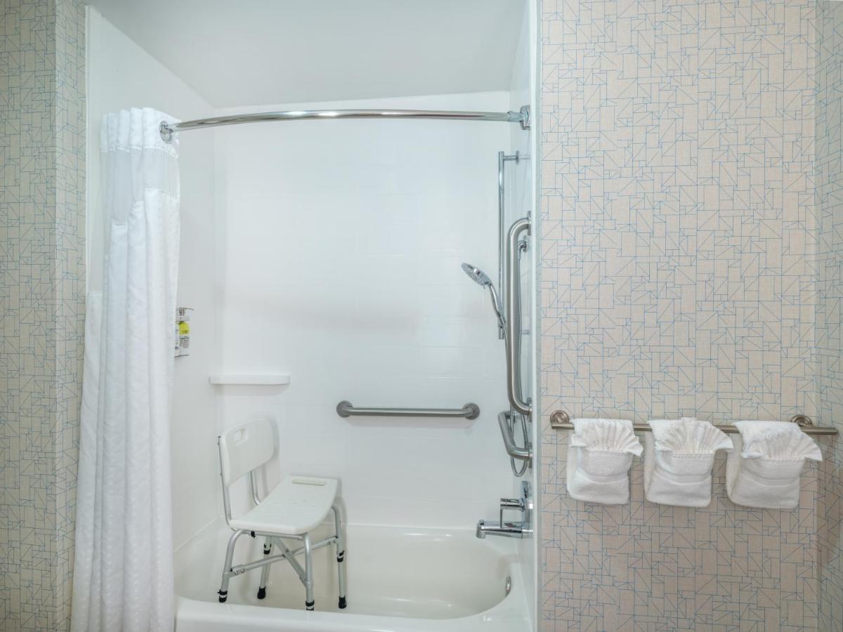 Holiday Inn Express Gas City, an IHG Hotel - Housity