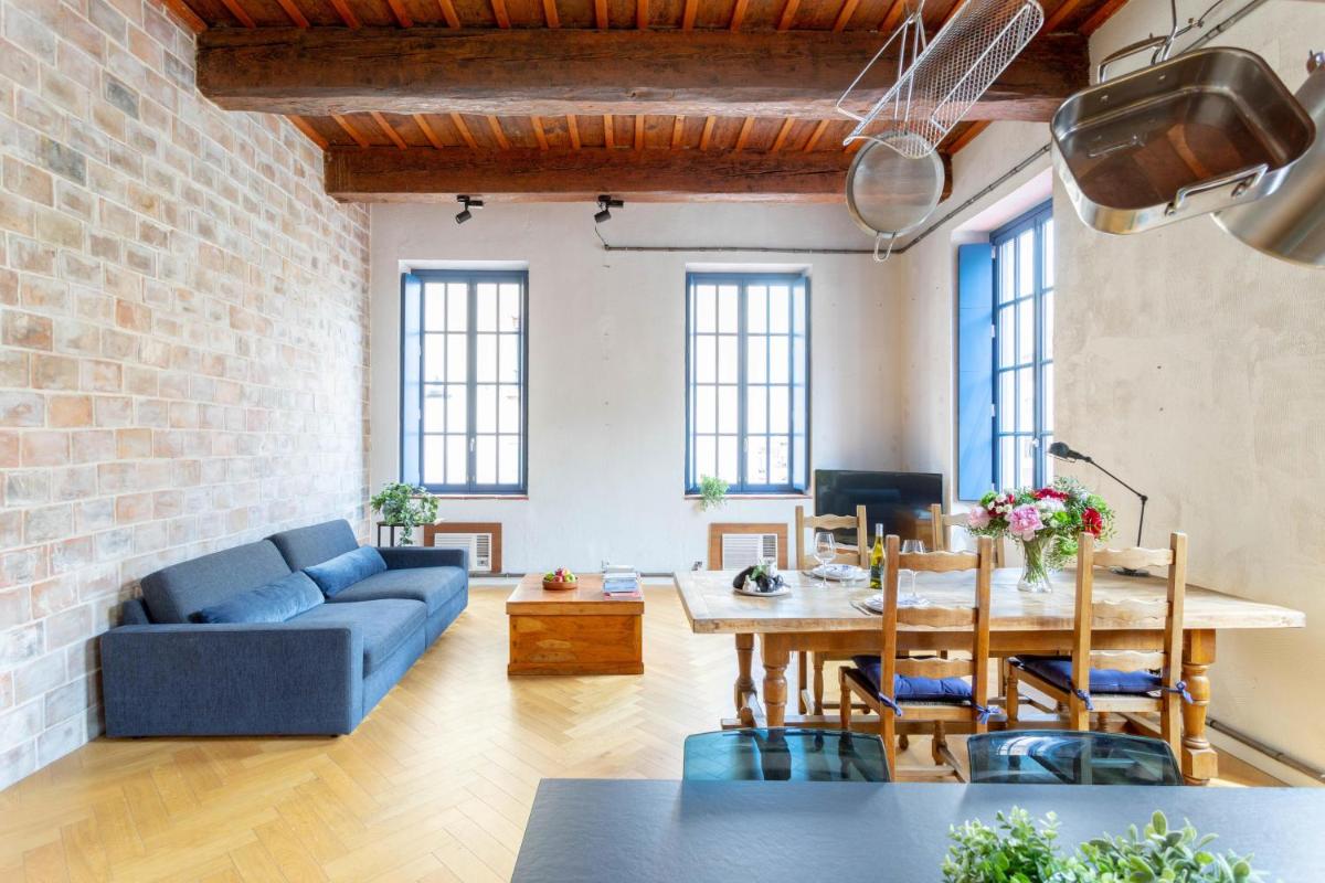 Sunny Stylish Spacious Loft in Old-Port - Housity