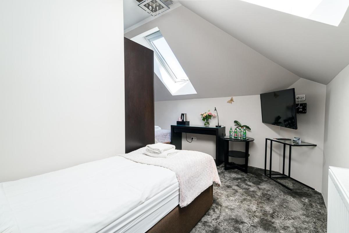 PALAC DABROWKA - Housity