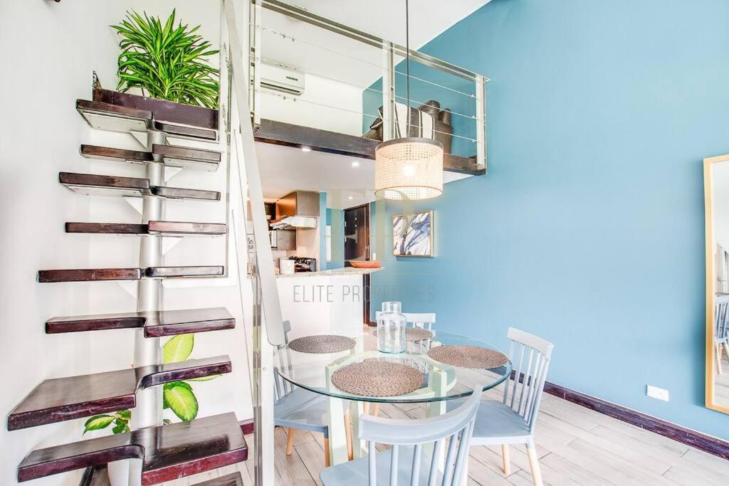 CR MARIPOSA RENTALS Lakeview PENTHOUSE with office space, pool, gym, tennis - Housity