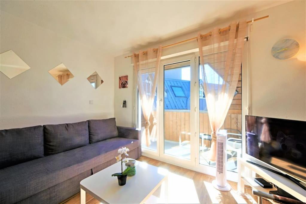 EMbnb - Studio Near Geneva - S204,4 - Housity