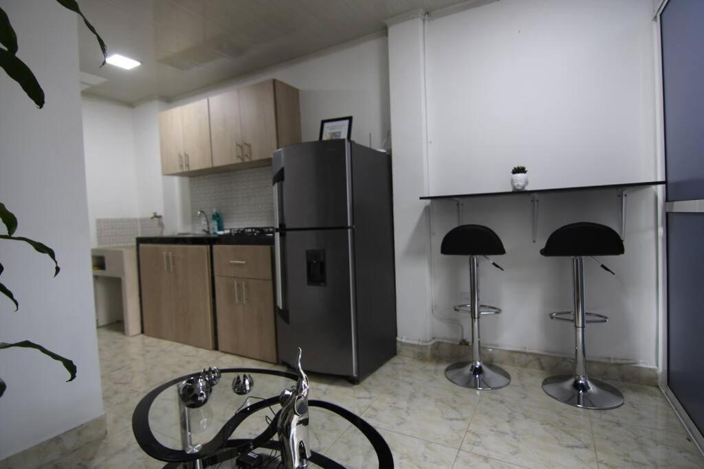 Cómodo y precioso loft, cerca al aeropuerto. - Housity
