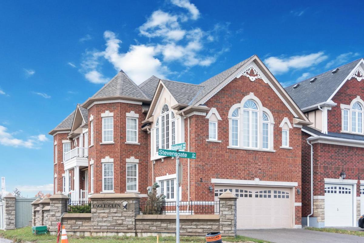 Exclusive Special Ends March 31 !!! - Housity