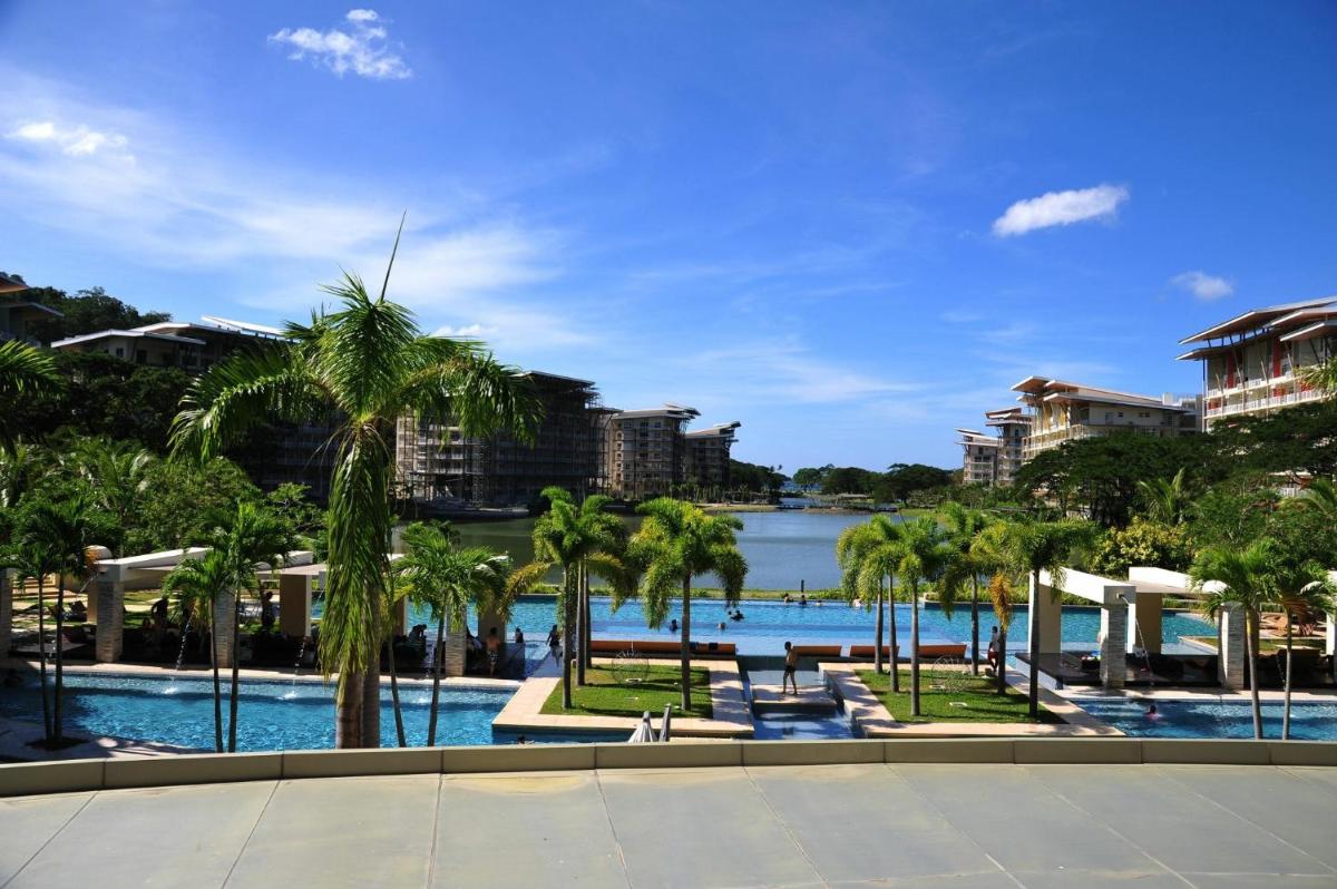 Pico de Loro Condo unit - Housity
