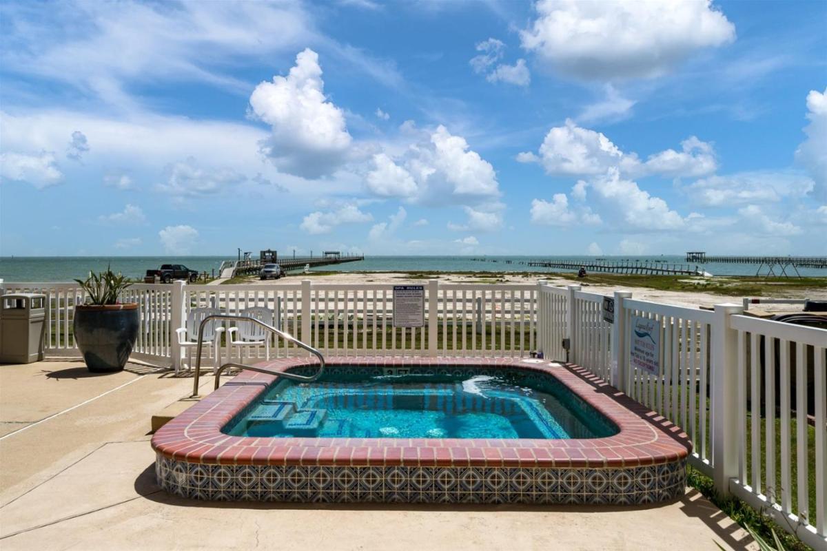 LR 121 - Gone Coastal - Housity
