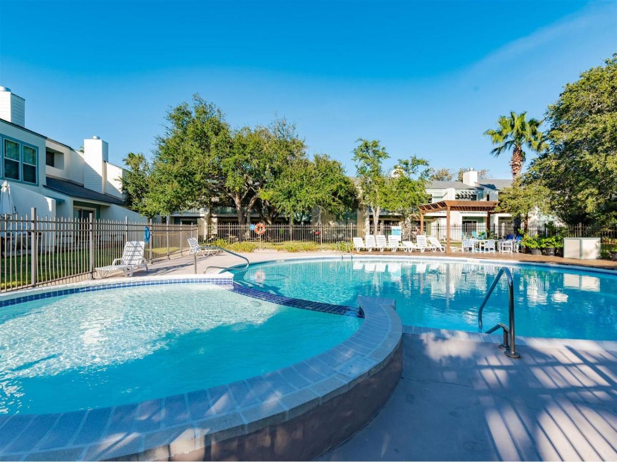 Sea La Vie - Housity