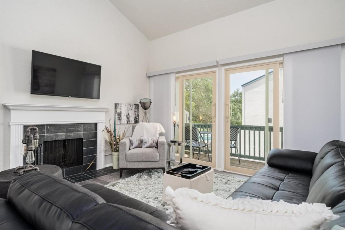 Sea La Vie - Housity