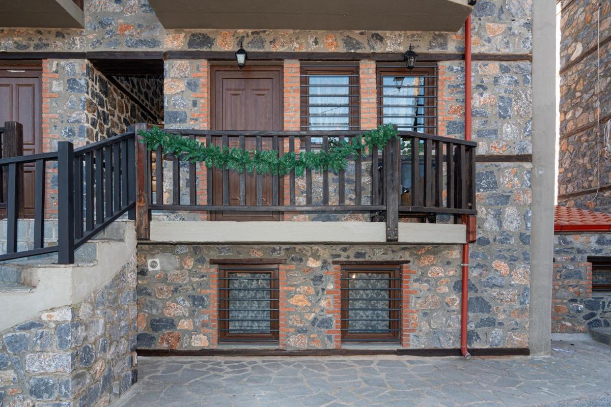 Palaios Agios Athanasios Luxury Μaisonette - Housity