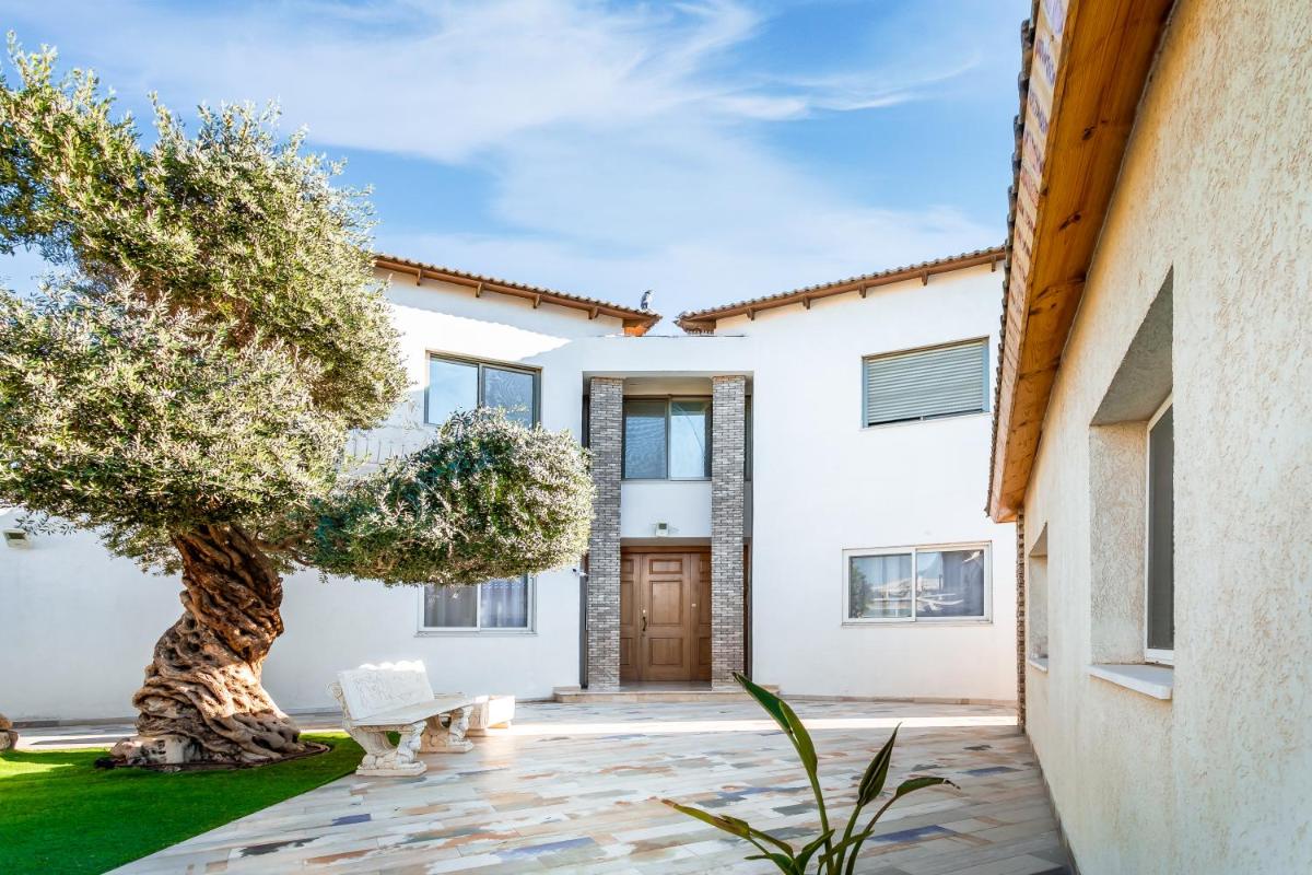 Yalarent Enorma complex with shared heated pool - Housity