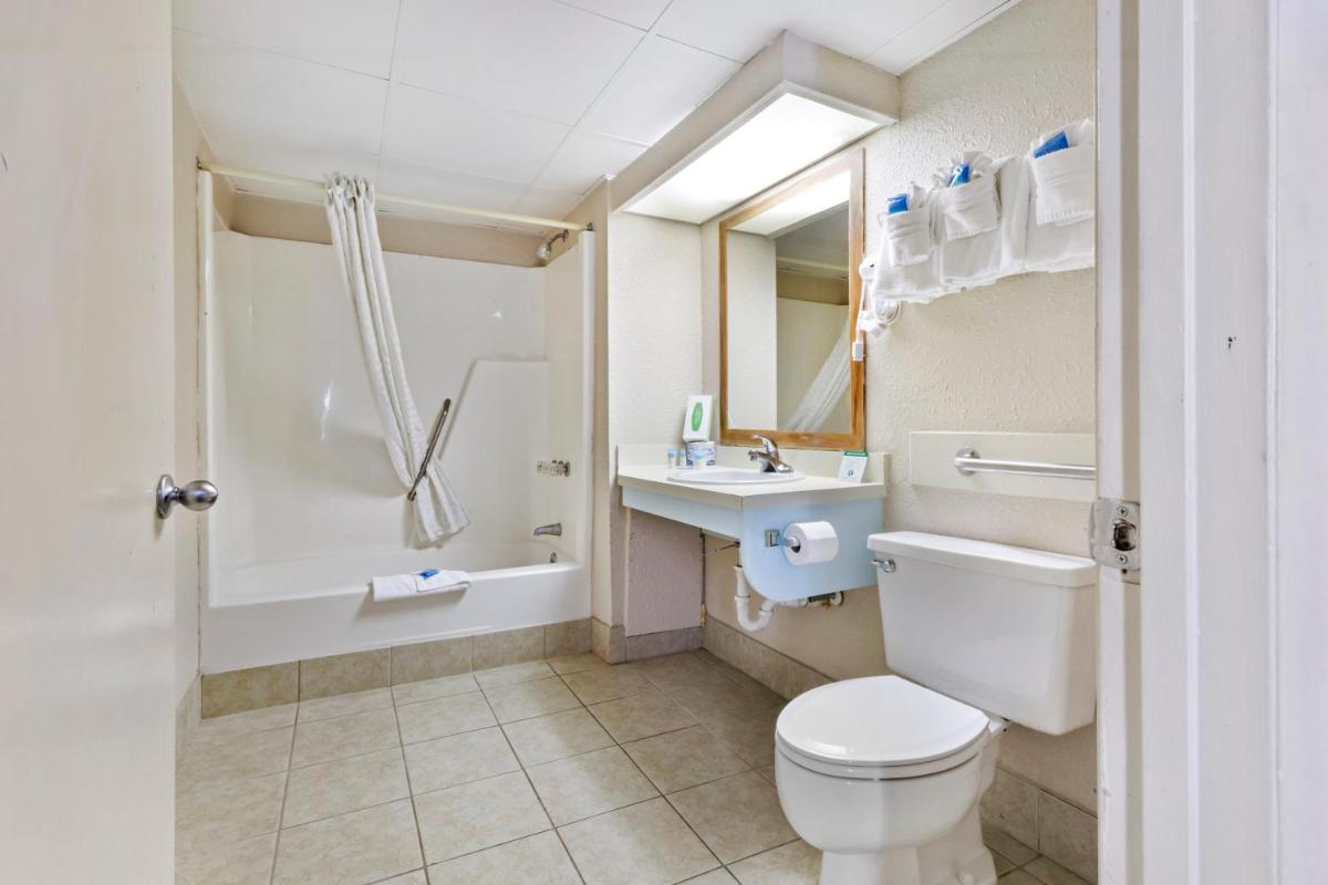 Sandcastle Oceanfront Resort at the Pavilion - Housity