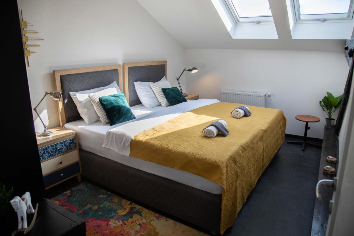 Suitetrails - Kvaternik Square Rooms