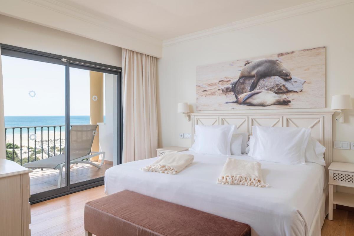 Cama o camas de una habitación en Iberostar Selection Andalucia Playa