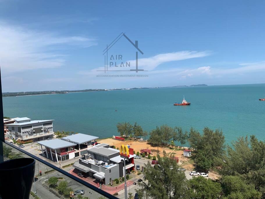 PD D'Wharf Premium Suite - Full Seaview (Up to 6 Pax) - Housity