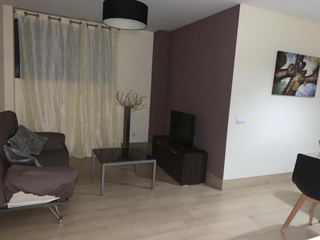 Apartamentos 16:9 Playa Suites - Housity