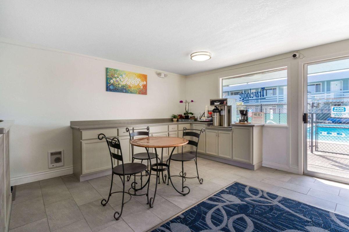 Travelodge by Wyndham Florence - Housity