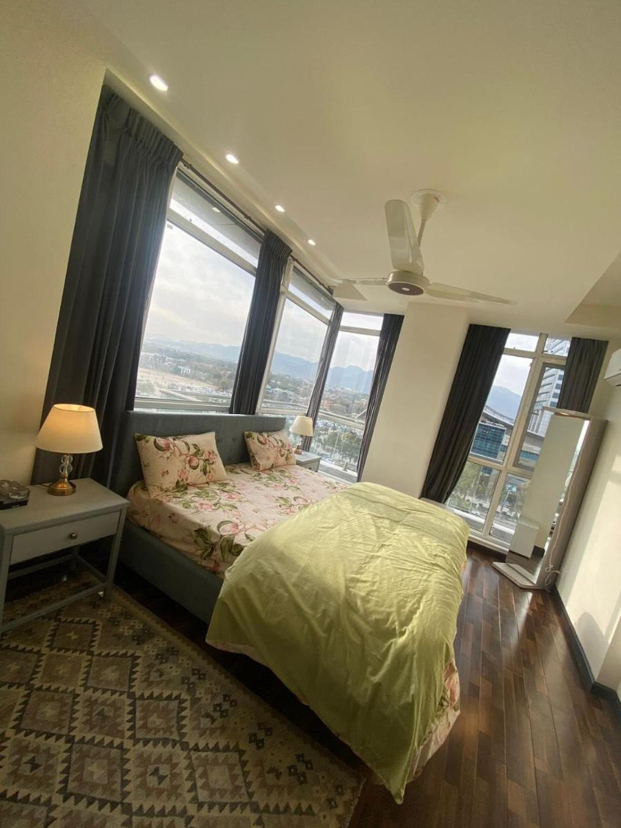 Suitetrails - Live in Luxury Central Apartment with Stunning City Views