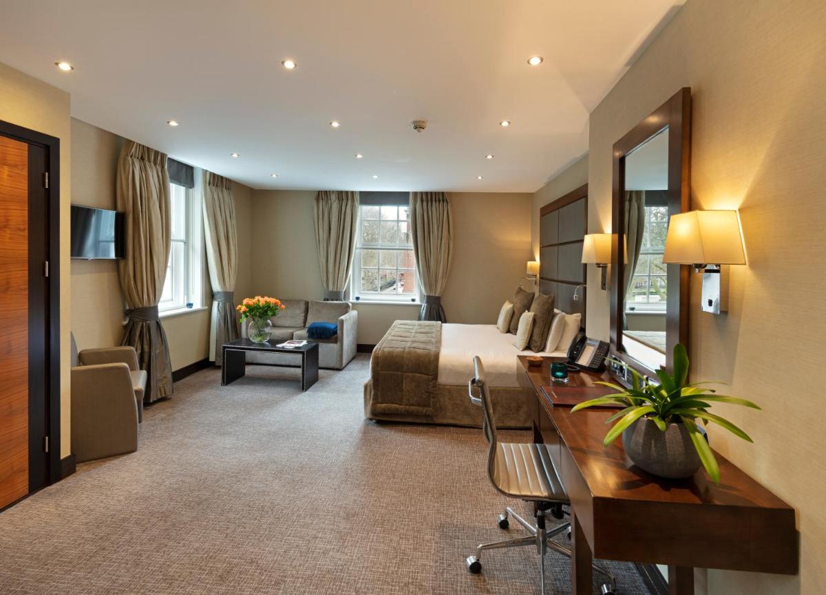 Wellington Hotel by Blue Orchid - Housity