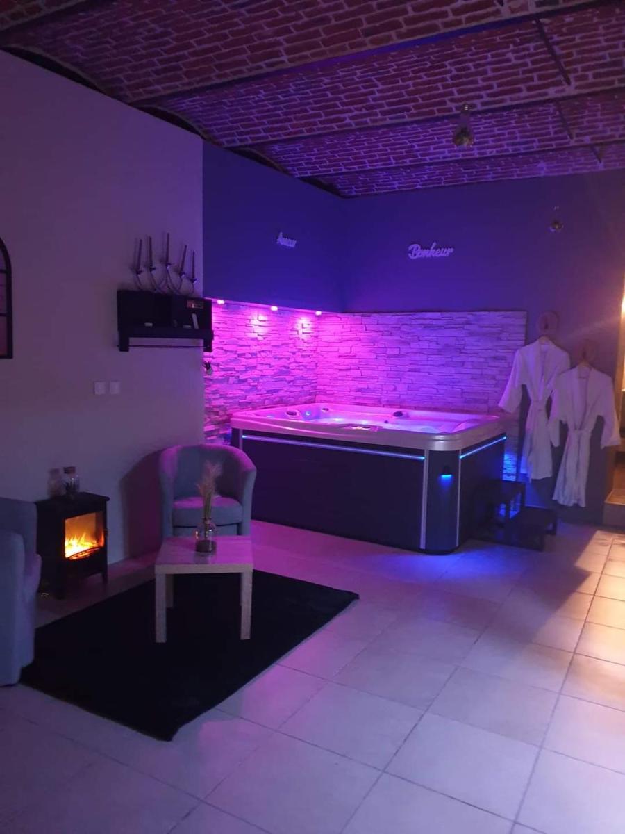 Charmant logement avec Jacuzzi - Housity