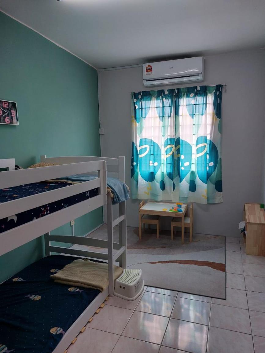 muslim homestay Haziqah subang bestari - Housity