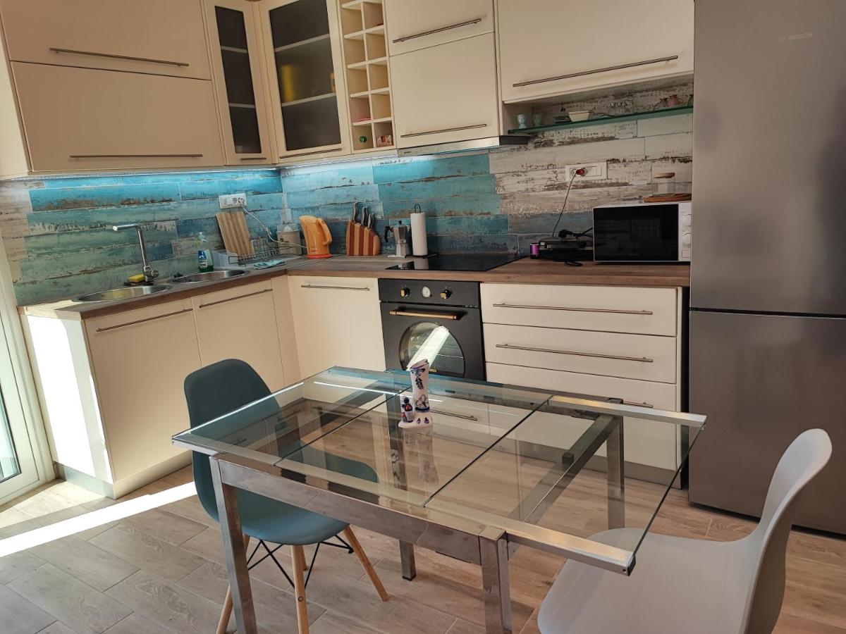 Cheerful 2-bedroom residential home with a garden - Housity