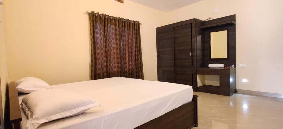 The Wild Fo'rest Resorts - Housity