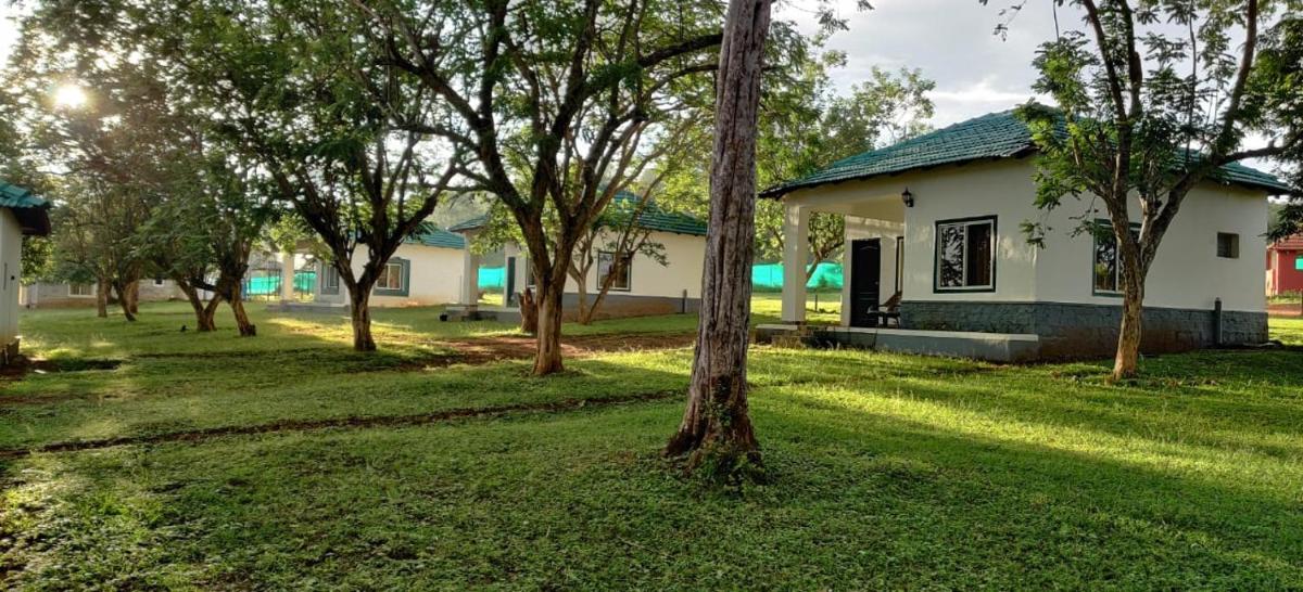 The Wild Fo'rest Resorts - Housity