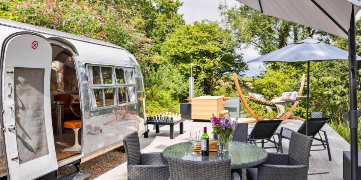 Finest Retreats - Vintage American Airstream - Housity