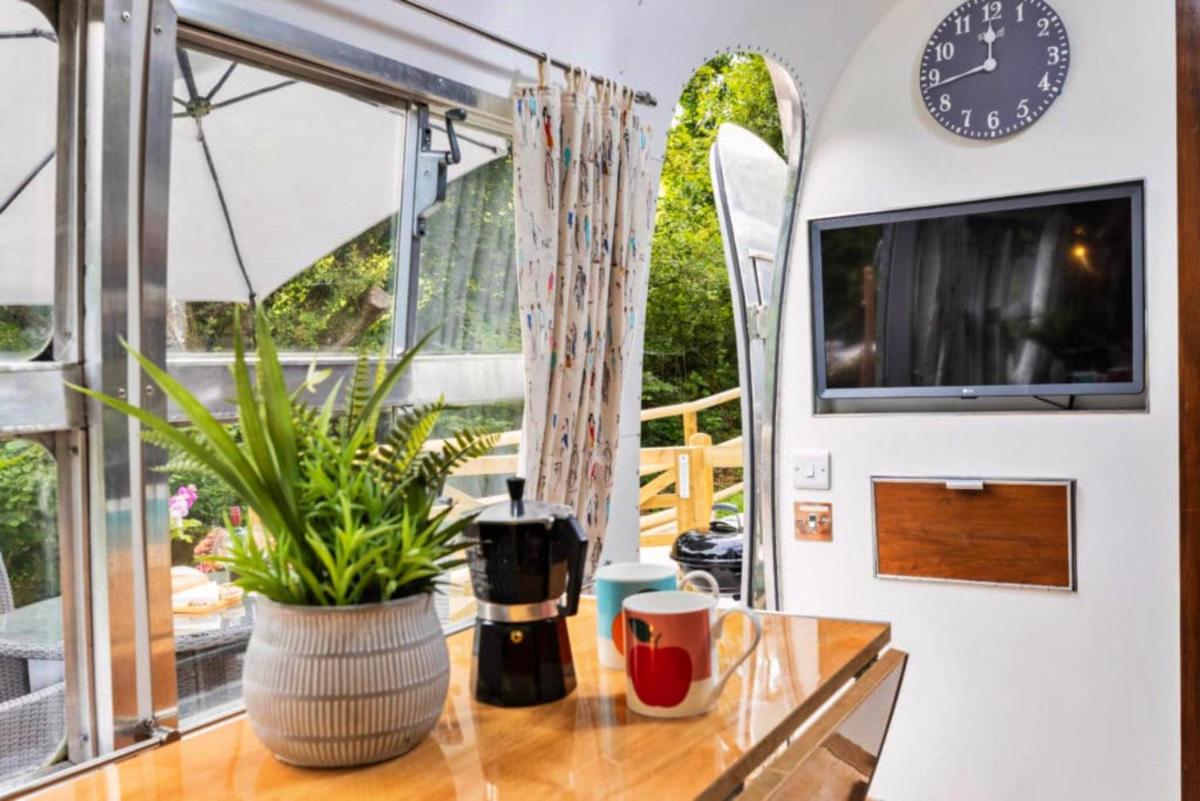 Finest Retreats - Vintage American Airstream - Housity
