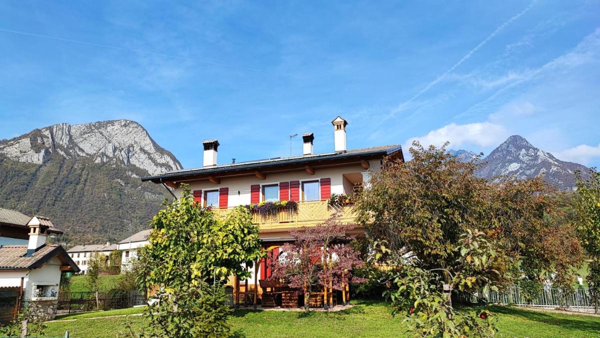 Casa Val del Mis - con vista su grande giardino - Housity