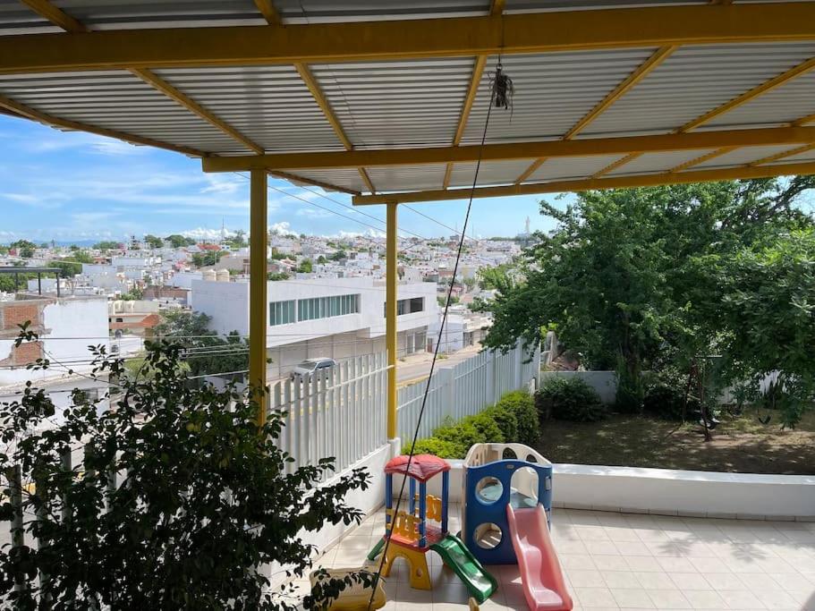 Casa confortable. Dos. Recamaras. Sala comedor. - Housity
