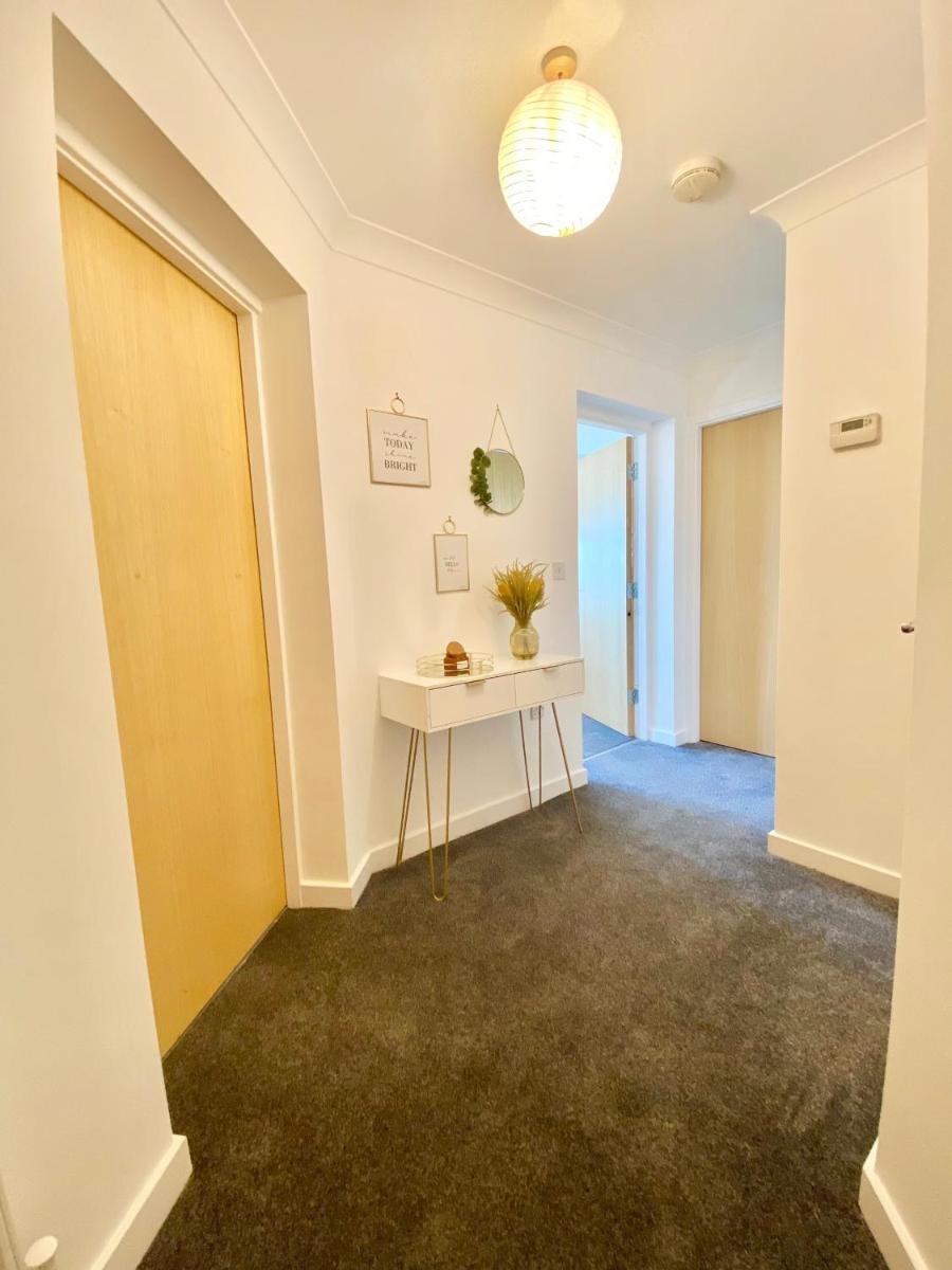 Modern 2 Bed Apartment on Northumberland Coastline - Housity