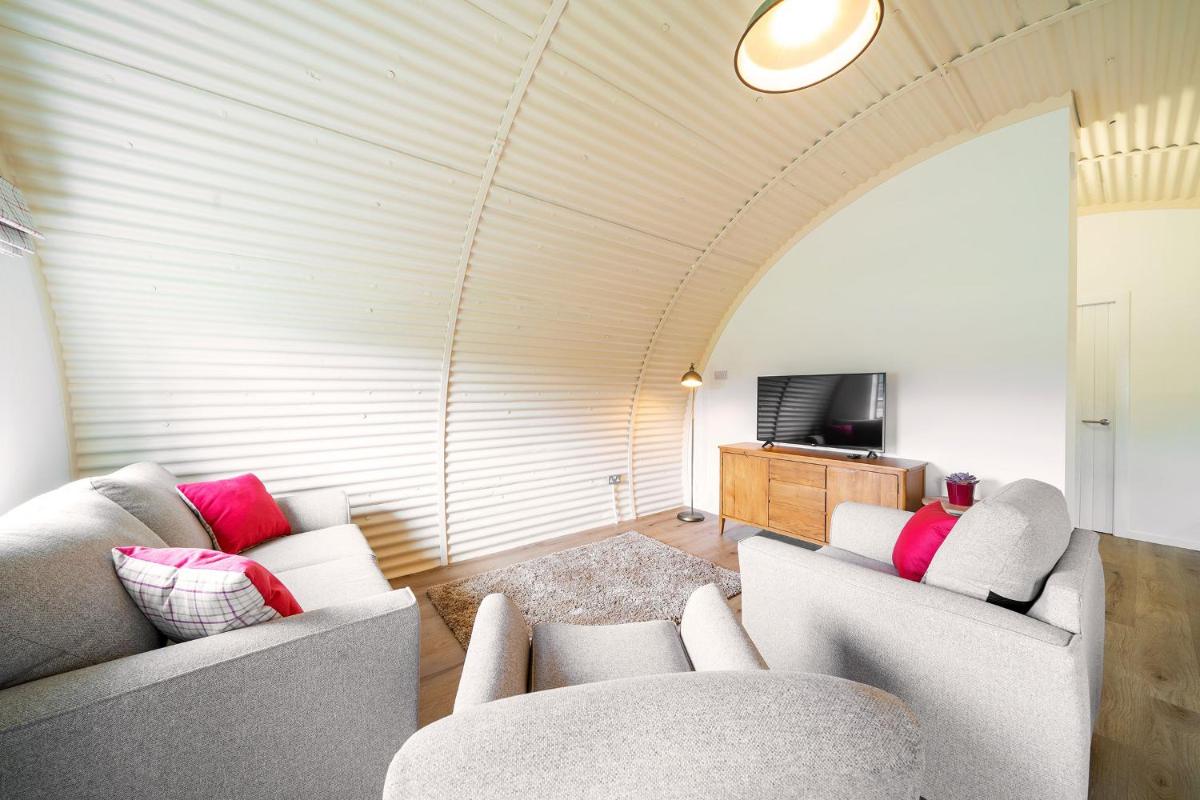 Cultybraggan Hut 36 - Housity