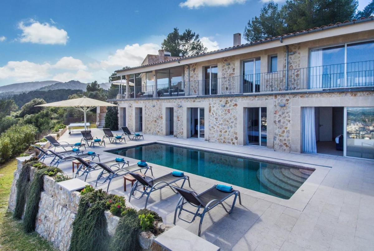 Beautiful Pollensa House Casa Estella Overlooking Old Town 5 bedrooms Calvari - Housity