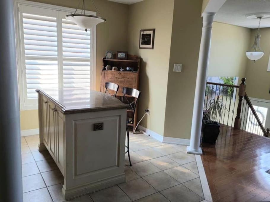 Top Floor of House in S Vaughan All to Yourself - Housity