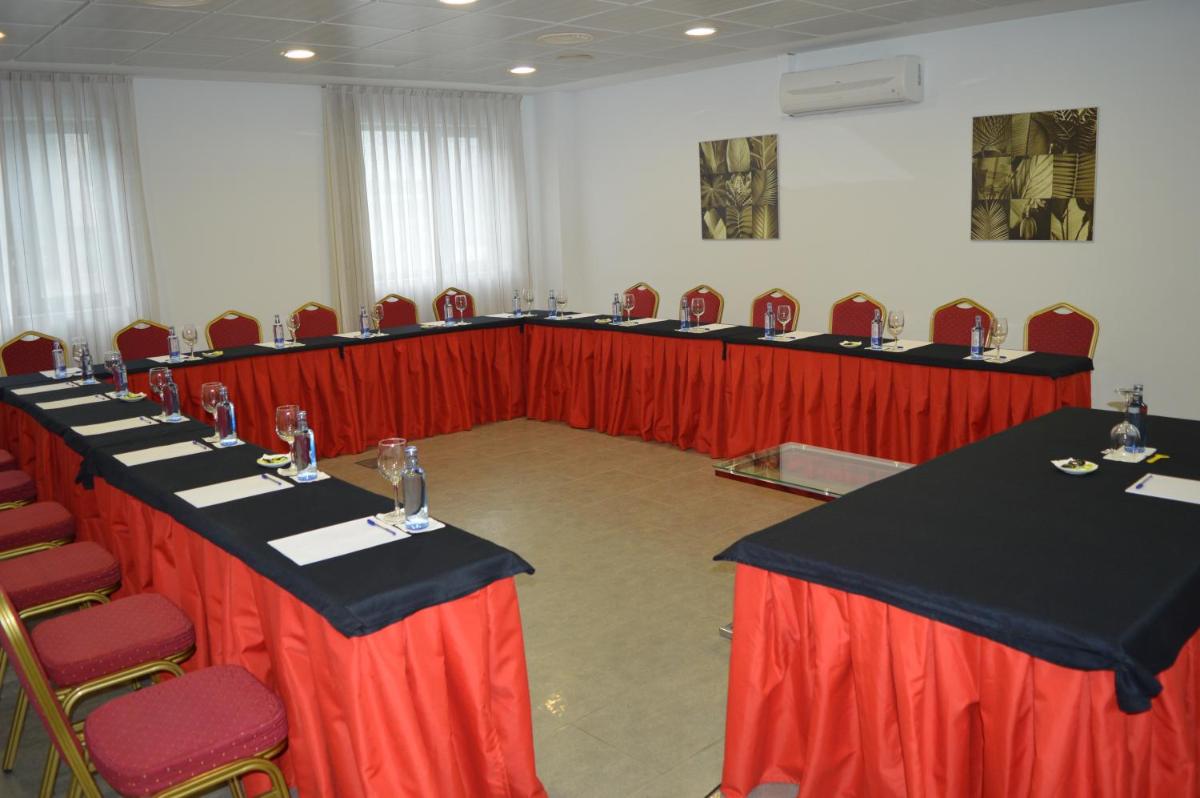 Zona business o sala de conferencias en Hotel Spa Odeón