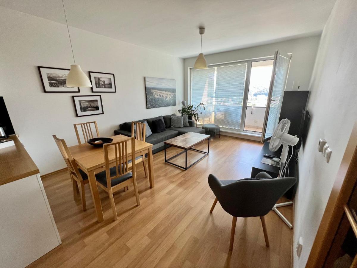 BL City View Luxury Apartment - Housity