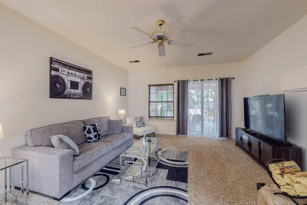 Gated Community Two Master BR Jacuzzi Tub - Housity