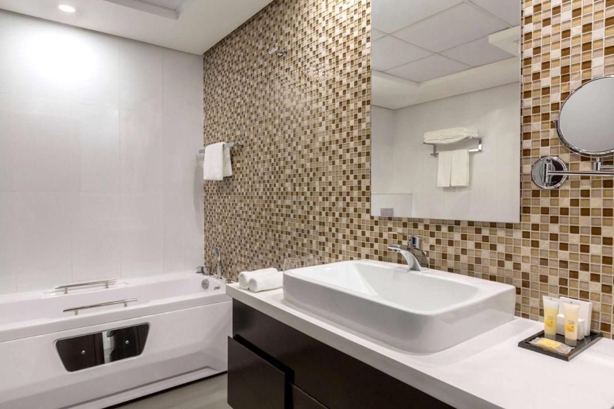 Suitetrails - Ramada Hotel and Suites Amwaj Islands